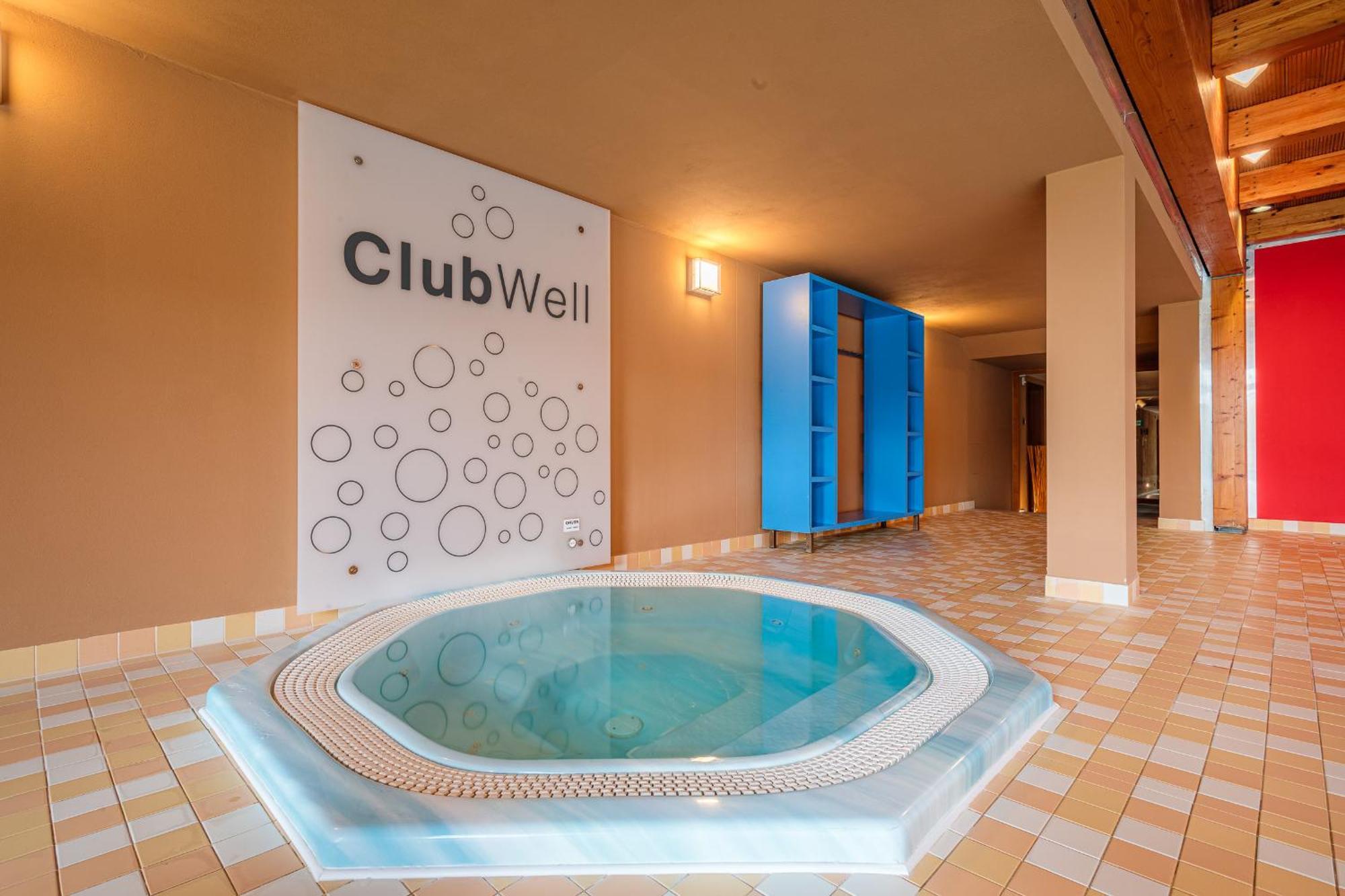 Park Holiday Congress & Wellness Hotel Praga Exterior foto